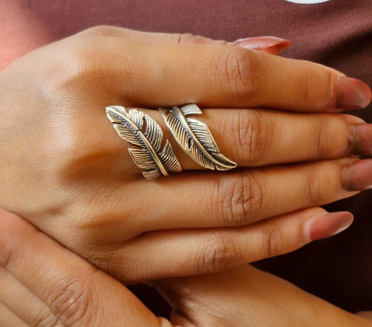 Elegant 925 Silver Feather Wrap Adjustable Design Ring